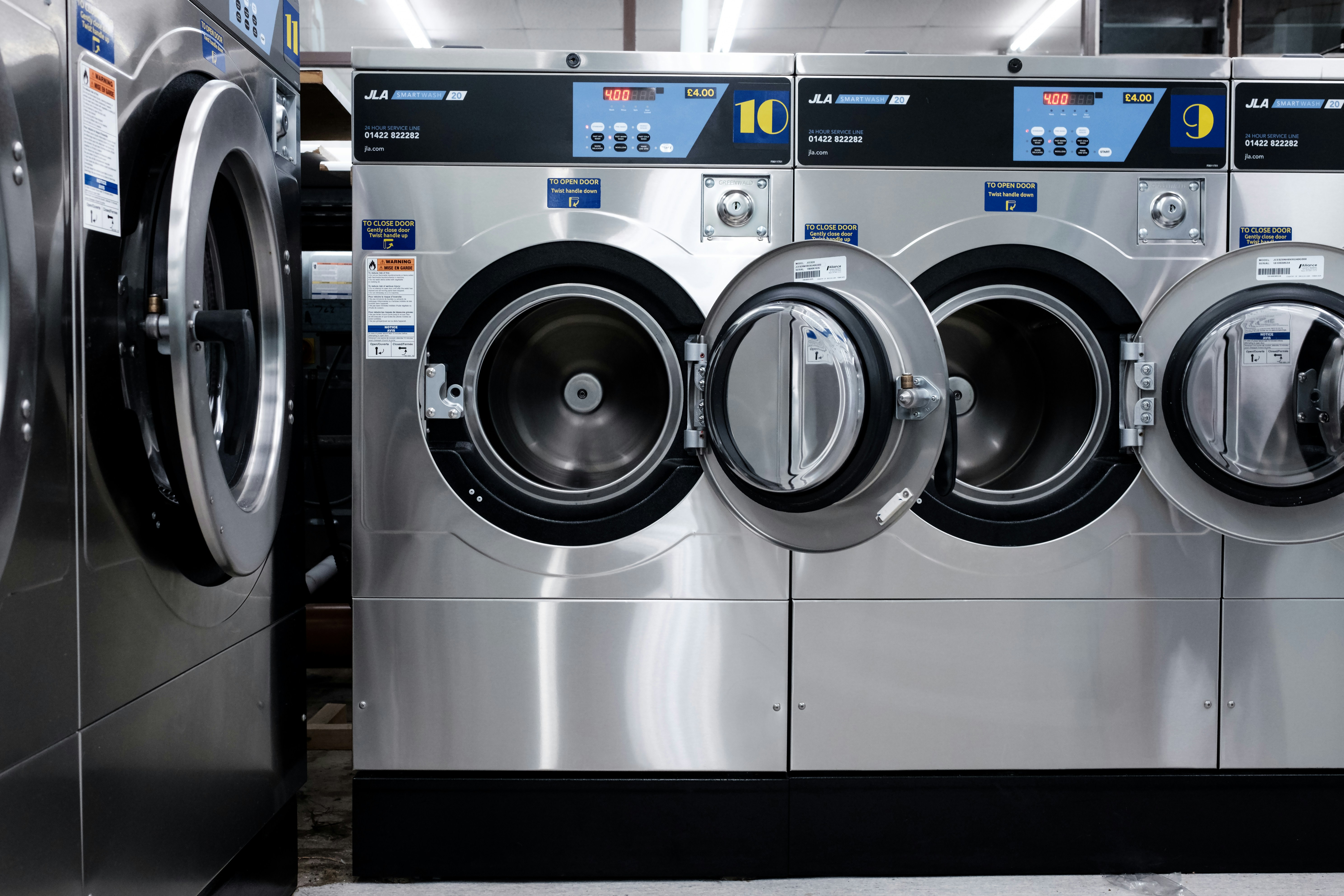 7000 ProSteam 7kg Washing Machine (L7FE7261BI), AEG
